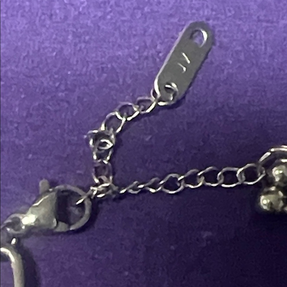 NWOT Elegant Silver 18KGP Chain Bracelet - Picture 2 of 2